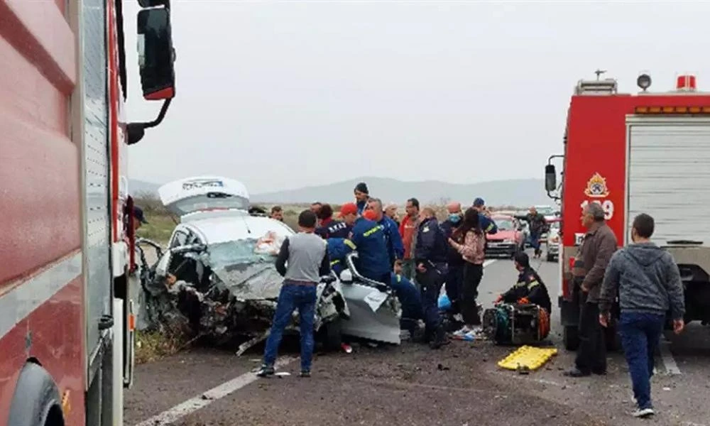 Μεσολόγγι: Νεκρός οδηγός σε τροχαίο - Άμορφη μάζα το αυτοκίνητο